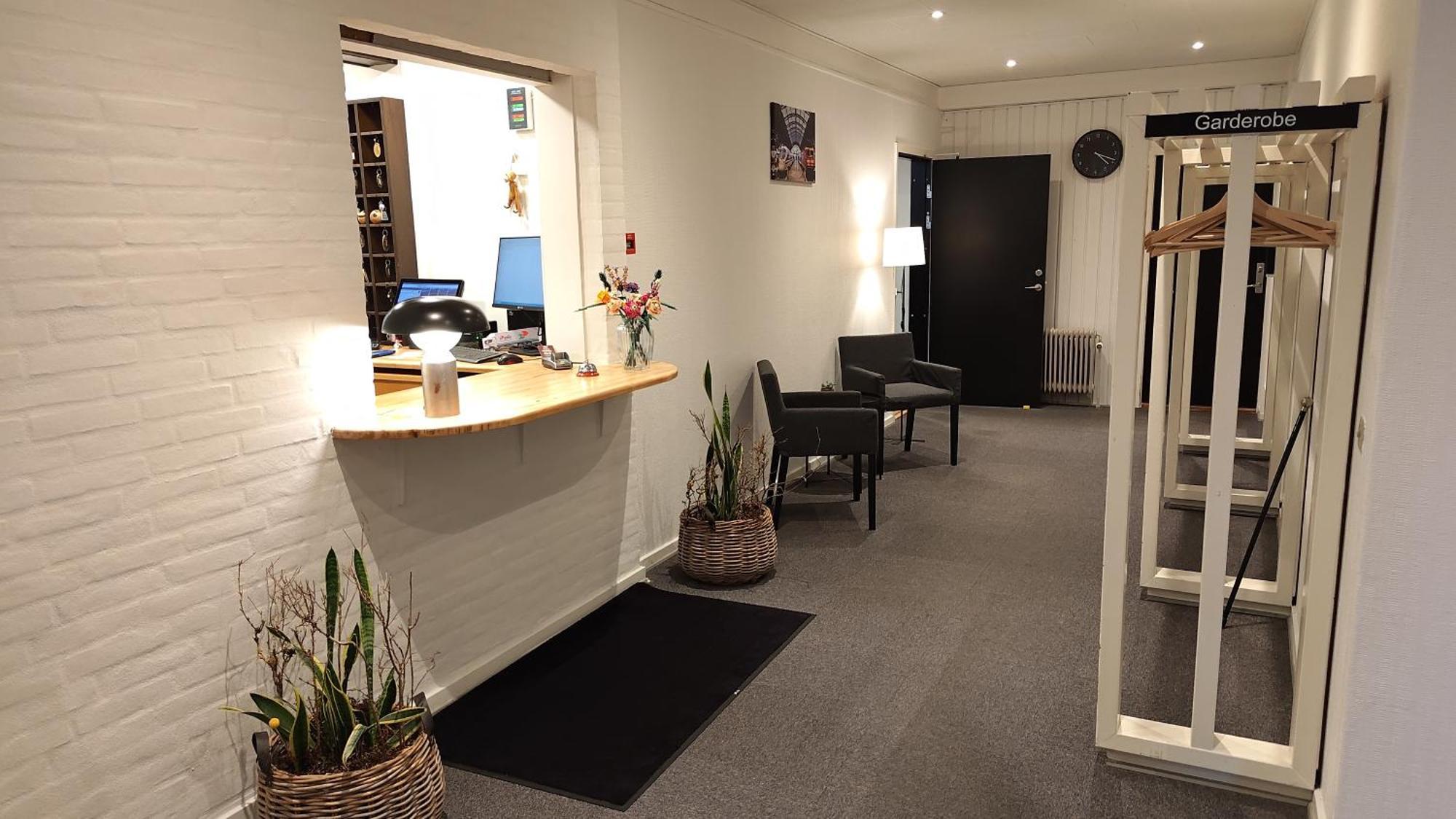 Banegaardshotellet Vojens エクステリア 写真