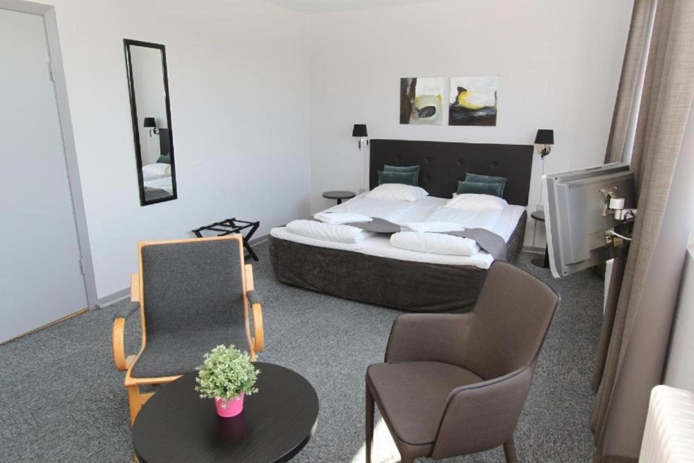 Banegaardshotellet Vojens エクステリア 写真