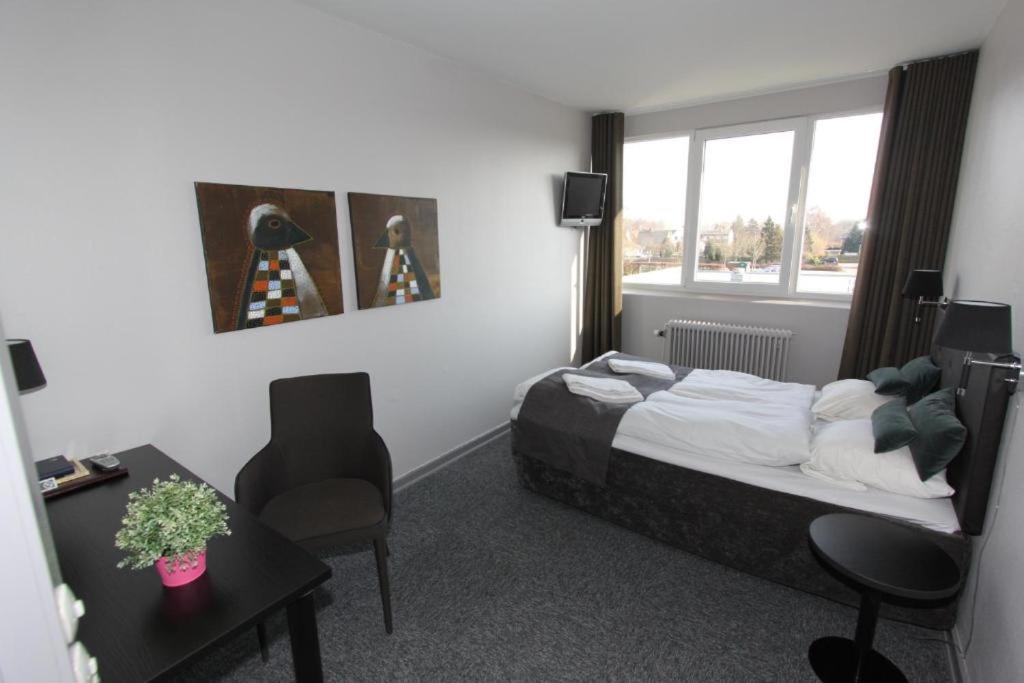Banegaardshotellet Vojens エクステリア 写真